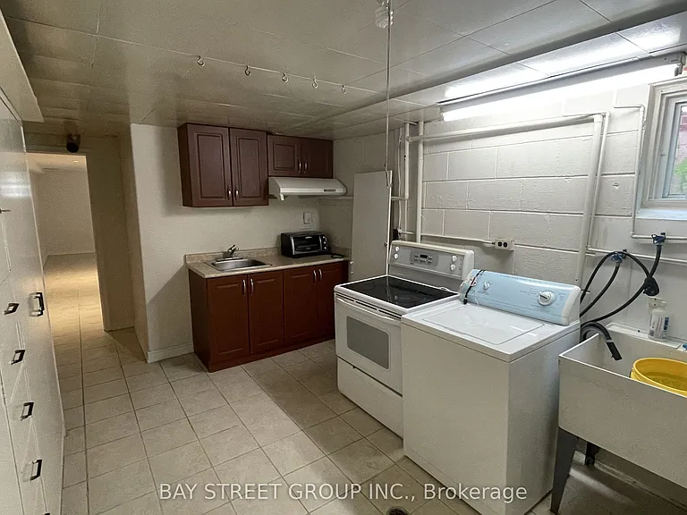260 Moore Park Ave — Photo 19