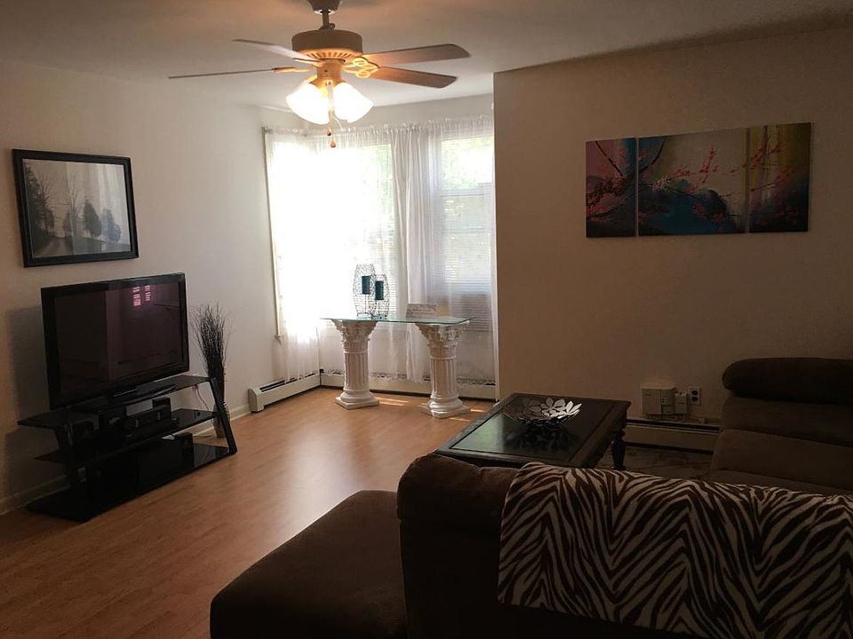 1st image of 37 Hammond St APT 1