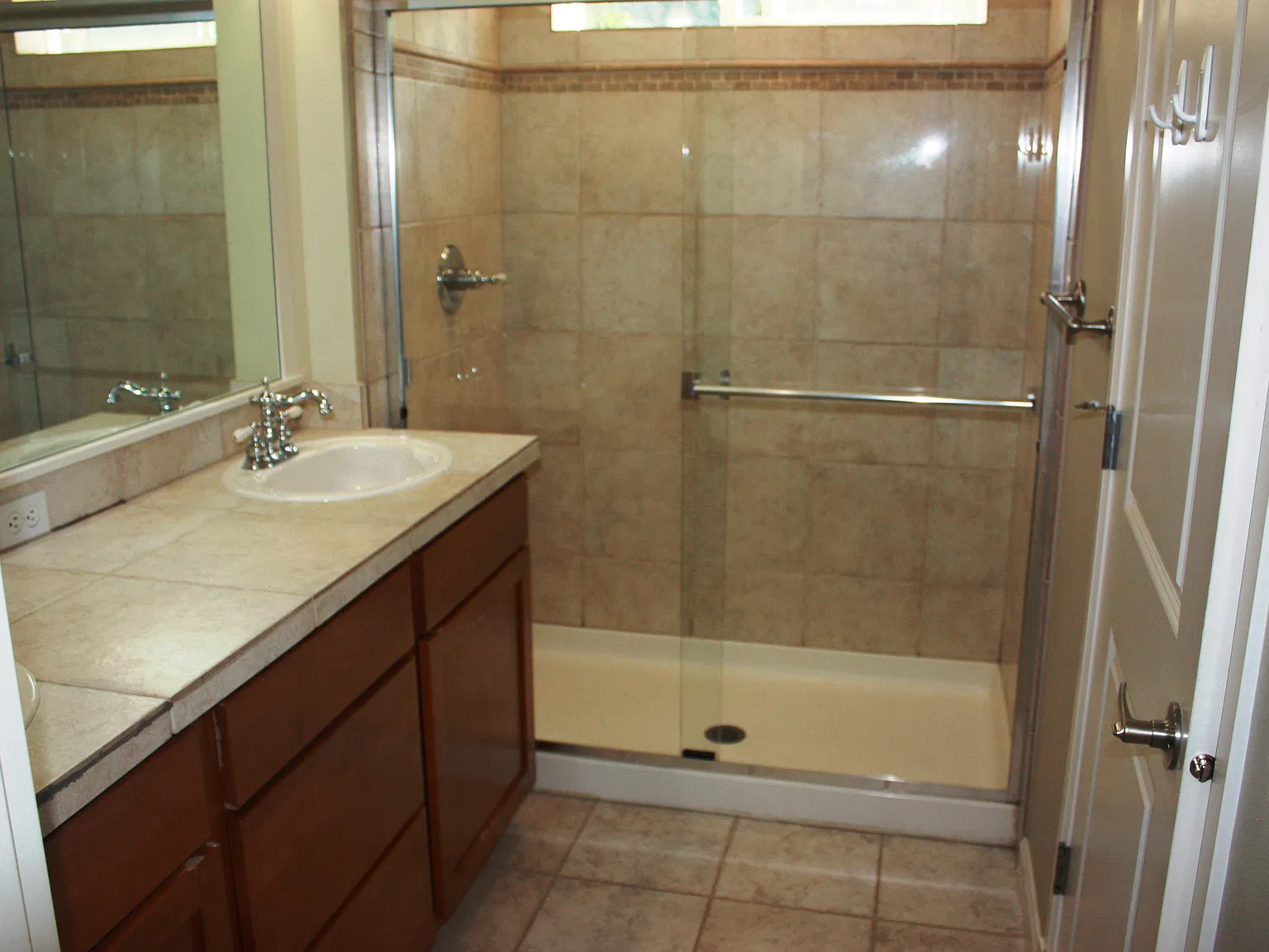 3 bed, 2.5 bath, 1690 sqft, $3,495 — Photo 4