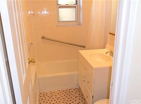 5th image of 90 S Park Ave APT A9