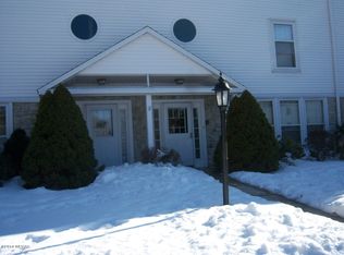 126 Crestmont Dr, Eagles Mere, PA 17731