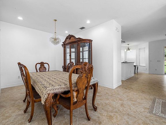 2nd image of 10391 Carolina Willow Dr