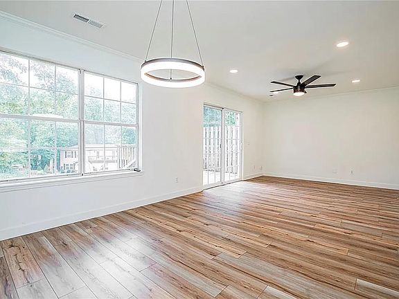 2nd image of 406 Camellia Dr #A