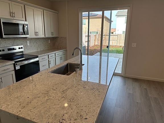 3rd image of 2919 Bering St