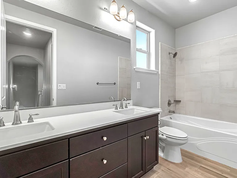 1683 N Ryan Ave — Photo 20