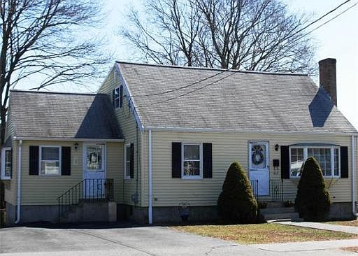 1st image of 460 Pleasant St