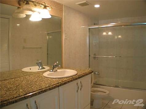 3rd image of 975 N Franklin Ave #975G