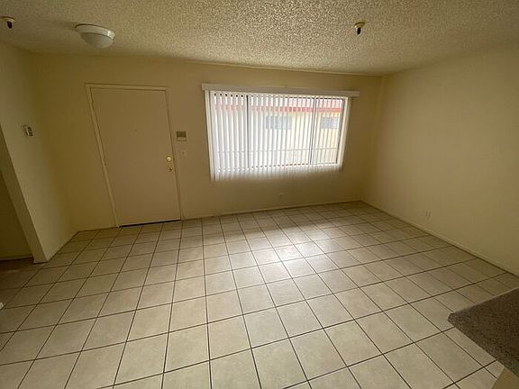 2nd image of 11513 Menlo Ave APT 2