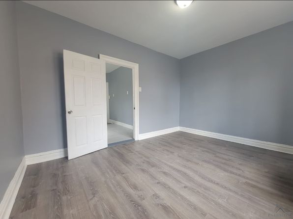 176 Broadway #3A