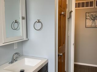 209 E Hillside Dr, Farmington, MO 63640