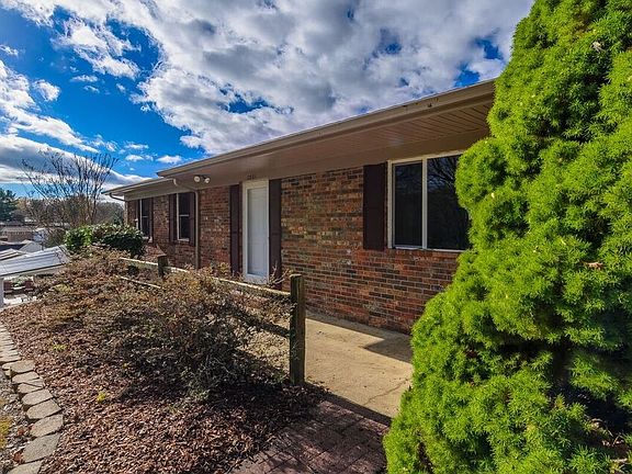 4th image of 2801 Oak Cliff