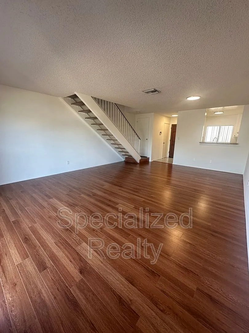 463 W. Wilson Avenue — Photo 3