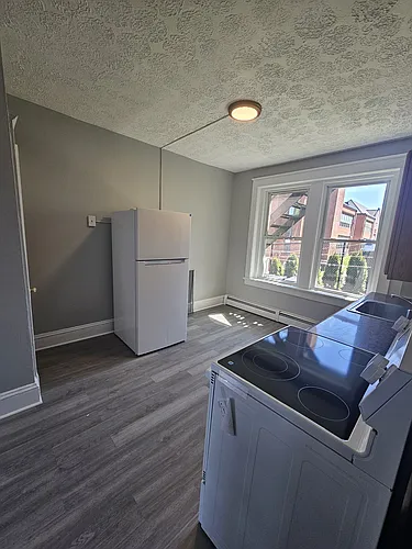 70 Walnut St #1E Photo 1