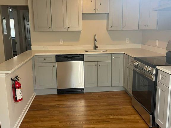 2nd image of 735 Greens Ave APT 19A
