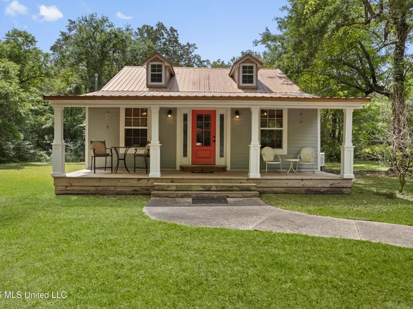 5082 Menge Ave, Pass Christian, MS 39571