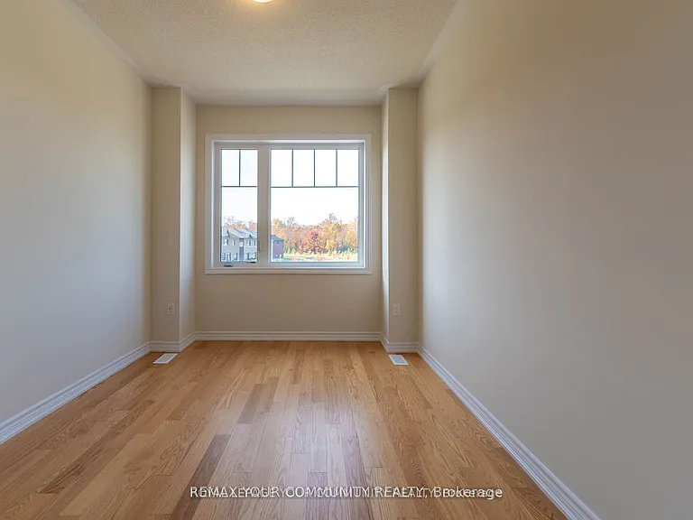 43 Tweedhill Ave — Photo 28