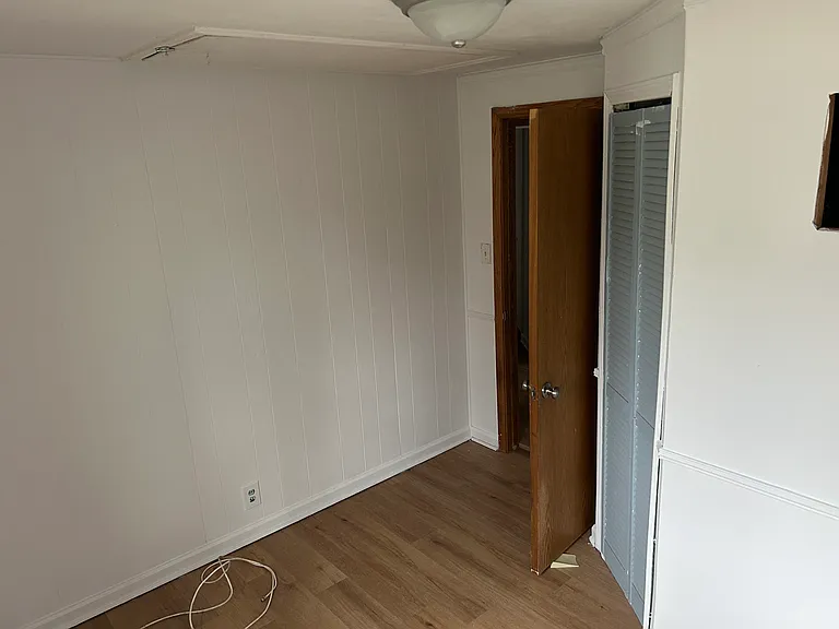 10401 Degrand Dr — Photo 37
