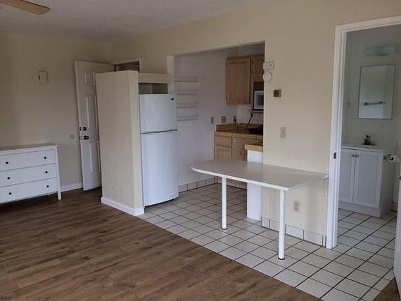5th image of 410 Ellwood Beach Dr