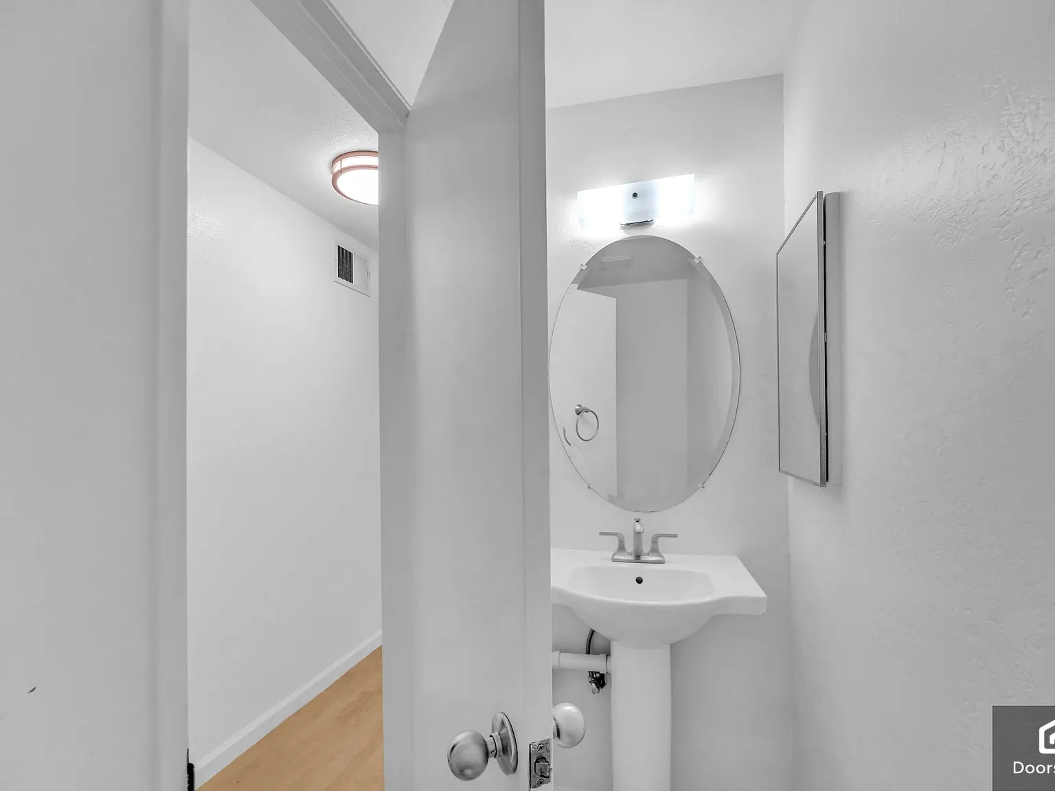 2 bed, 1.5 bath, 988 sqft, $3,400 — Photo 4
