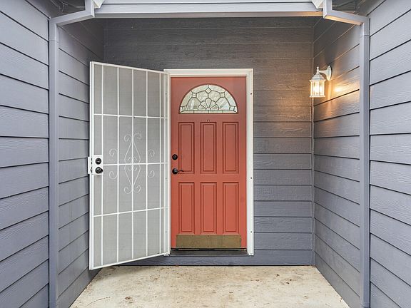 4th image of 1642 Hollyhock Dr