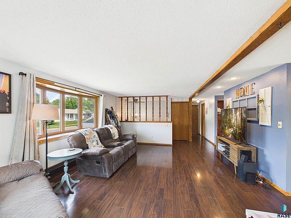 4th image of 721 NE 7th St