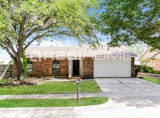 906 Fort Worth St, Mansfield, TX 76063