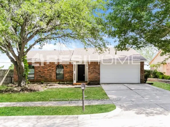 906 Fort Worth St, Mansfield, TX 76063