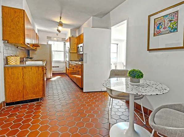 35 Sutton Place image 6 of 14