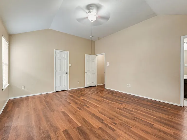 9300 Warren Dr — Photo 9