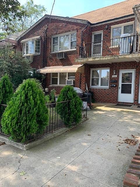 1st image of 1286 E 56th St #70