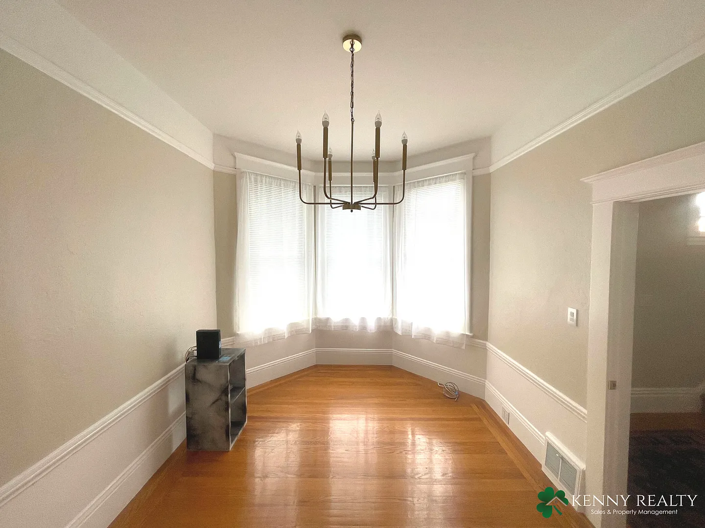 Spacious 4BR/2BA in Mission Terrace San Francisco — Photo 4