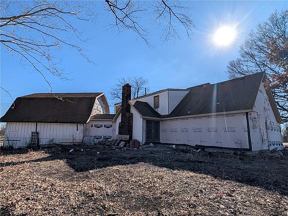 4th image of 15875 Switzer Rd