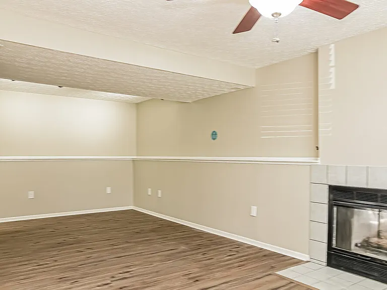 794 Wallinger Dr — Photo 8