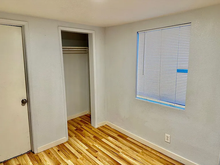 1220 Academy Ave — Photo 8