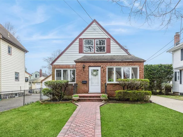 34 Depan Avenue, Floral Park, NY 11001