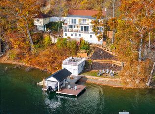 10108 W Lake Rd, Hammondsport, NY 14840