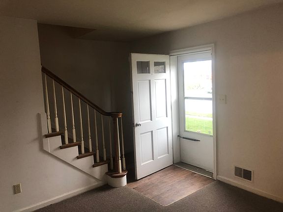5th image of 572-574 Anniston Dr
