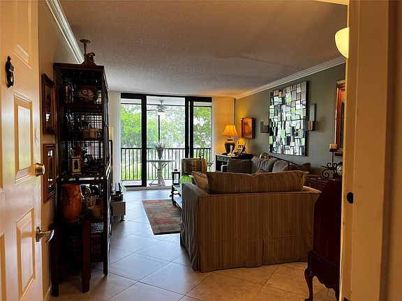 4th image of 106 Lake Emerald Drive #313