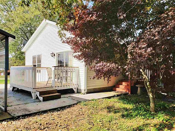 3rd image of 202 Blackbird Dr