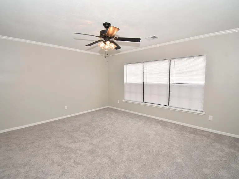 9007 Woodleigh Dr — Photo 12