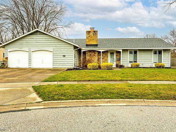 2nd image of 458 Waterbury Cir