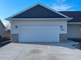 1811 Fairlawn Ct, Fond Du Lac, WI 54937