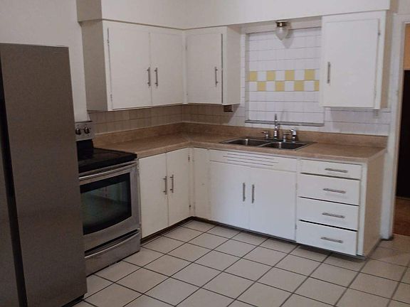 4th image of 3821 11th Ave S