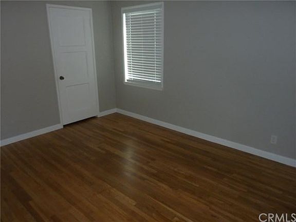 4th image of 1073 E Terrace Dr