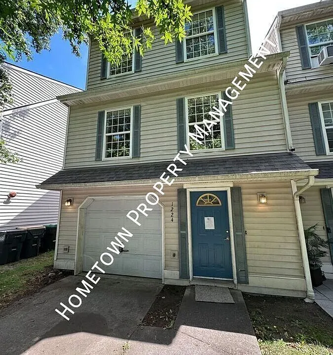 1224 Cora St SE