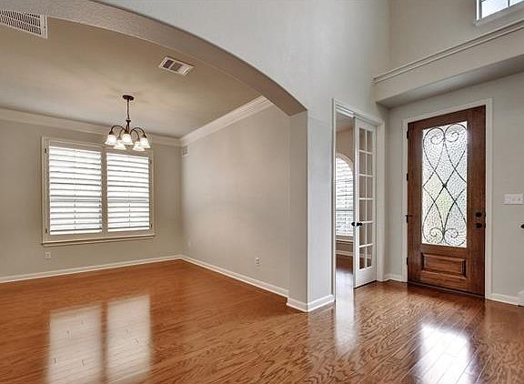 5th image of 8517 Alophia Dr