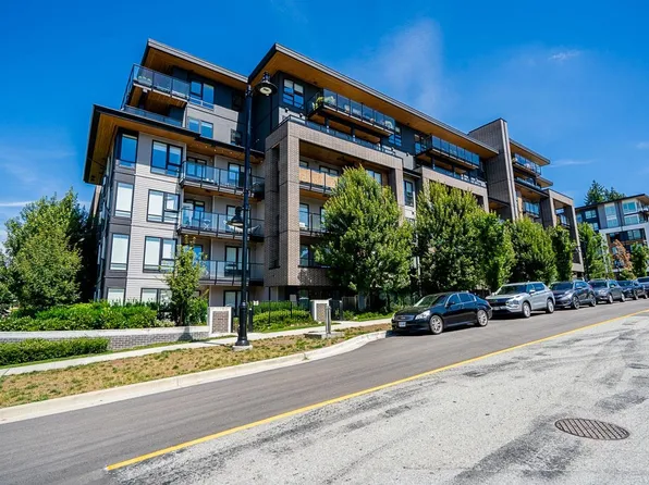 615 Cottonwood Ave #202, Coquitlam, BC V3J 2S5