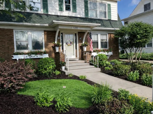 (undisclosed Address), McHenry, IL 60050