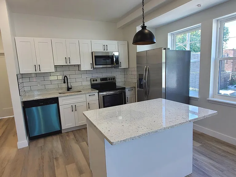 307 W York St #2 — Photo 3