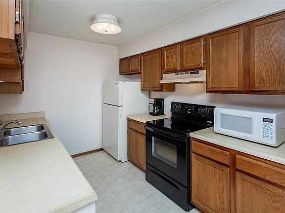5th image of 8632 Alpine Dr #A